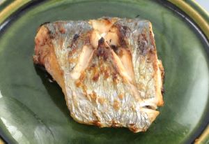 クリックで拡大表示 ニジョウサバの塩焼き