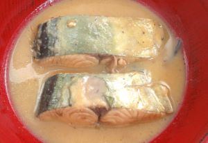 クリックで拡大表示 ニジョウサバのみそ煮