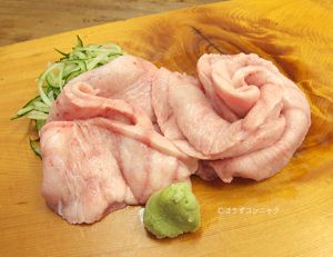 クリックで拡大表示 ネズミザメの刺身
