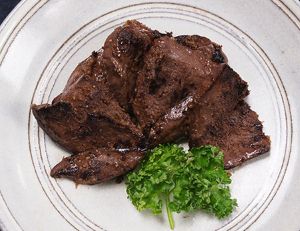クリックで拡大表示 ネズミザメのホシの焼き肉
