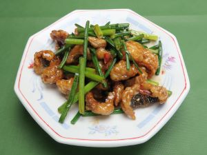 ハモとにらの花のオイスターソース炒め