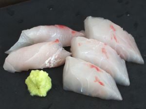 クリックで拡大表示 オゴダイの刺身