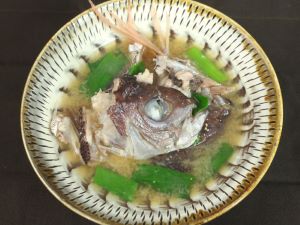 クリックで拡大表示 グルクンマチの魚汁