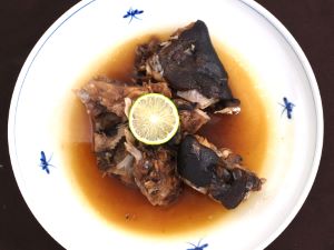 クリックで拡大表示 ホホスジタルミの煮つけ
