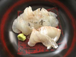 クリックで拡大表示 ヒラスズキの薄造り