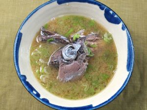 クリックで拡大表示 ヒラソウダのあらのみそ汁