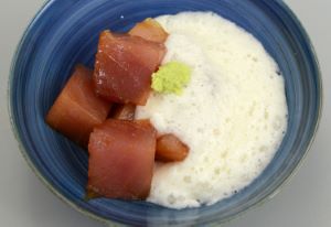 クリックで拡大表示 ビン長マグロのムニエル