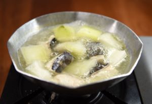 クリックで拡大表示 ナガタチカマスと冬瓜の鍋