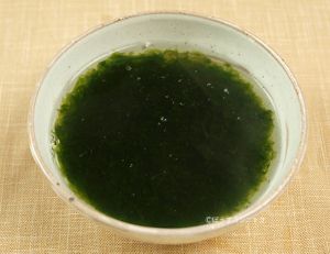 クリックで拡大表示 ヒロハノヒトエグサの汁
