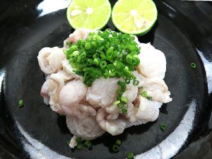 クリックで拡大表示 シマフグのゆびき造り