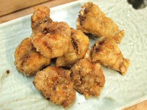 クリックで拡大表示 シマフグの唐揚げ