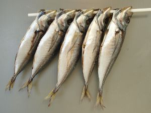 クリックで拡大表示 マアジの丸干し
