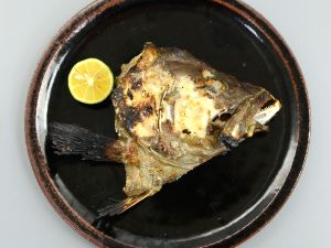 クリックで拡大表示 コモンハタの兜焼き