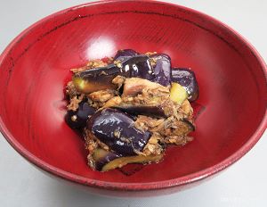 クリックで拡大表示 なすとサバ缶の炒めもの