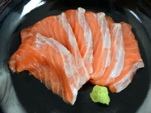 クリックで拡大表示 マスノスケの刺身