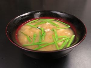 クリックで拡大表示 エゾマテガイのみそ汁