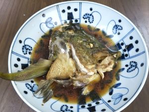 クリックで拡大表示 オニヒラアジの兜煮