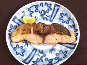 クリックで拡大表示 オニヒラアジの塩焼き