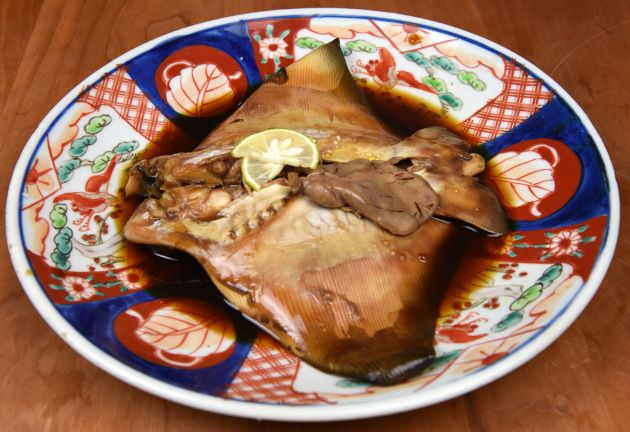 トンビエイの煮つけ