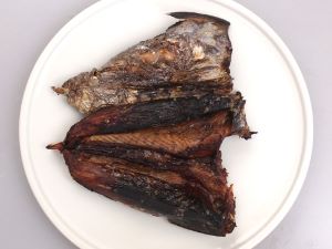 クリックで拡大表示 マルソウダの腹もの干もの