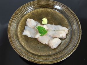 クリックで拡大表示 フサギンポの昆布締め