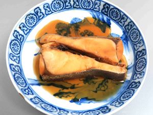 クリックで拡大表示 シロヒラスの煮つけ