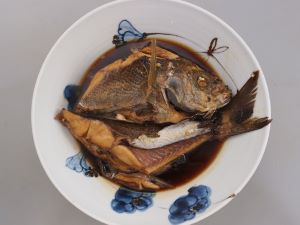 クリックで拡大表示 イサキの煮つけ