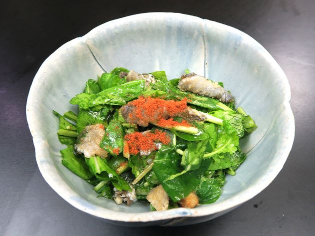 イサキの皮のサラダ