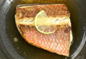 クリックで拡大表示 オオクチハマダイの魚汁