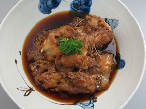 クリックで拡大表示 イサゴビクニンの煮つけ