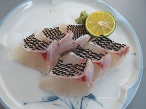 クリックで拡大表示 ハナフエフキの刺身