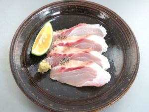 クリックで拡大表示 マダラタルミの湯引き