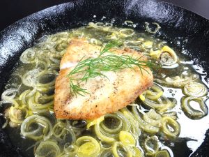クリックで拡大表示 カガミダイのムニエル
