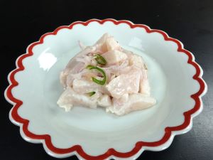 クリックで拡大表示 カガミダイのセビチェ<