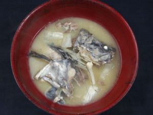 クリックで拡大表示 カガミダイのみそ汁