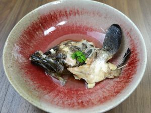 クリックで拡大表示 カスリハタの兜煮