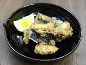 クリックで拡大表示 カスリハタの唐揚げ