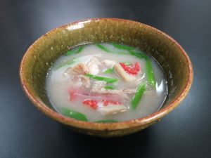 クリックで拡大表示 スミツキカノコのみそ汁