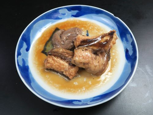 クリックで拡大表示 ダルマザメの煮つけ