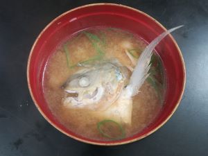 クリックで拡大表示 マブタシマアジのみそ汁
