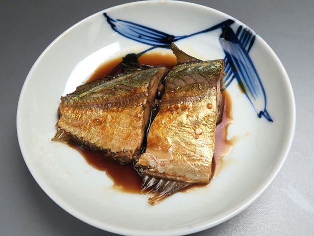 マブタシマアジの煮つけ
