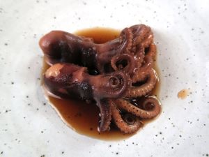 クリックで拡大表示 イイダコモドキの煮だこ