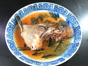 クリックで拡大表示 エリアカコショウダイの煮つけ
