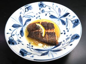 クリックで拡大表示 エリアカコショウダイのポワレ
