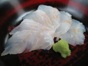 クリックで拡大表示 ナミハタの刺身