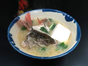 クリックで拡大表示 マトフエフキの魚汁(みそ汁)