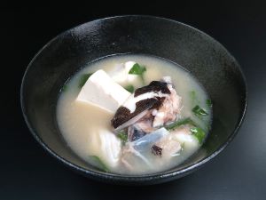 クリックで拡大表示 コクハンアラのみそ汁