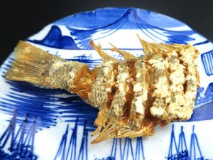 クリックで拡大表示 タテシマフエフキの唐揚げ