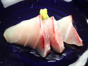 クリックで拡大表示 オオヨの刺身