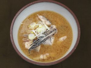 クリックで拡大表示 オオクチイシナギのみそ汁